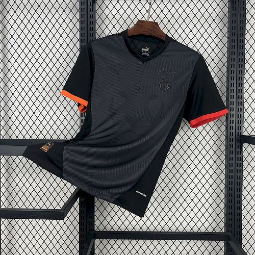 Galatasarays 2025-26 Black Special Edition Jersey