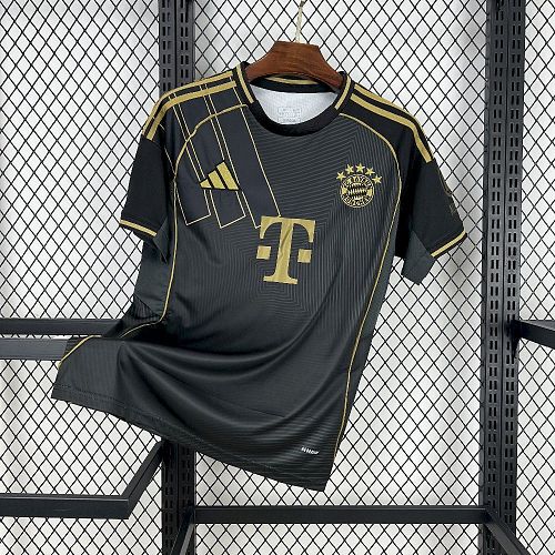 Bayern Munich 2025-26 Black Gold Special Edition Football Jersey