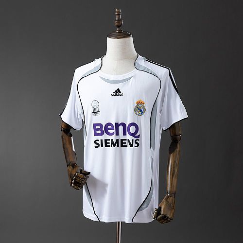 Real Madrid 2006-07 Home Retro Jersey